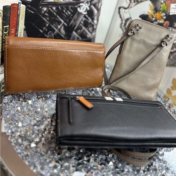 MK Wallet,Tory wallet, Nautica Wallet all in EUC - Picture 10 of 12